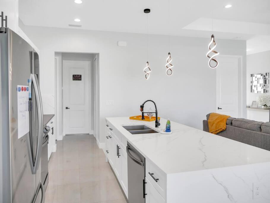 Casa Sevilla, Heated Pool, Sleeps 9, 4B3B Cape Coral Exteriér fotografie